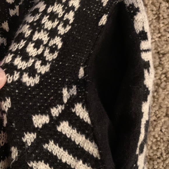 Pattern Thick Cardigan - Picture 2 of 4